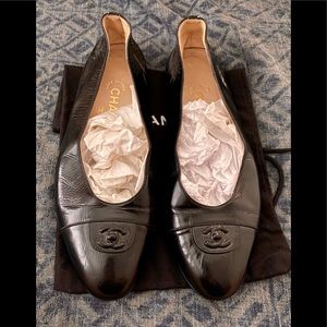 CHANEL CC Turnlock Ballet Flats SO BLACK